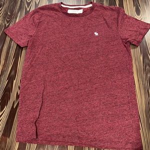 Abercrombie & Fitch Maroon tee shirt